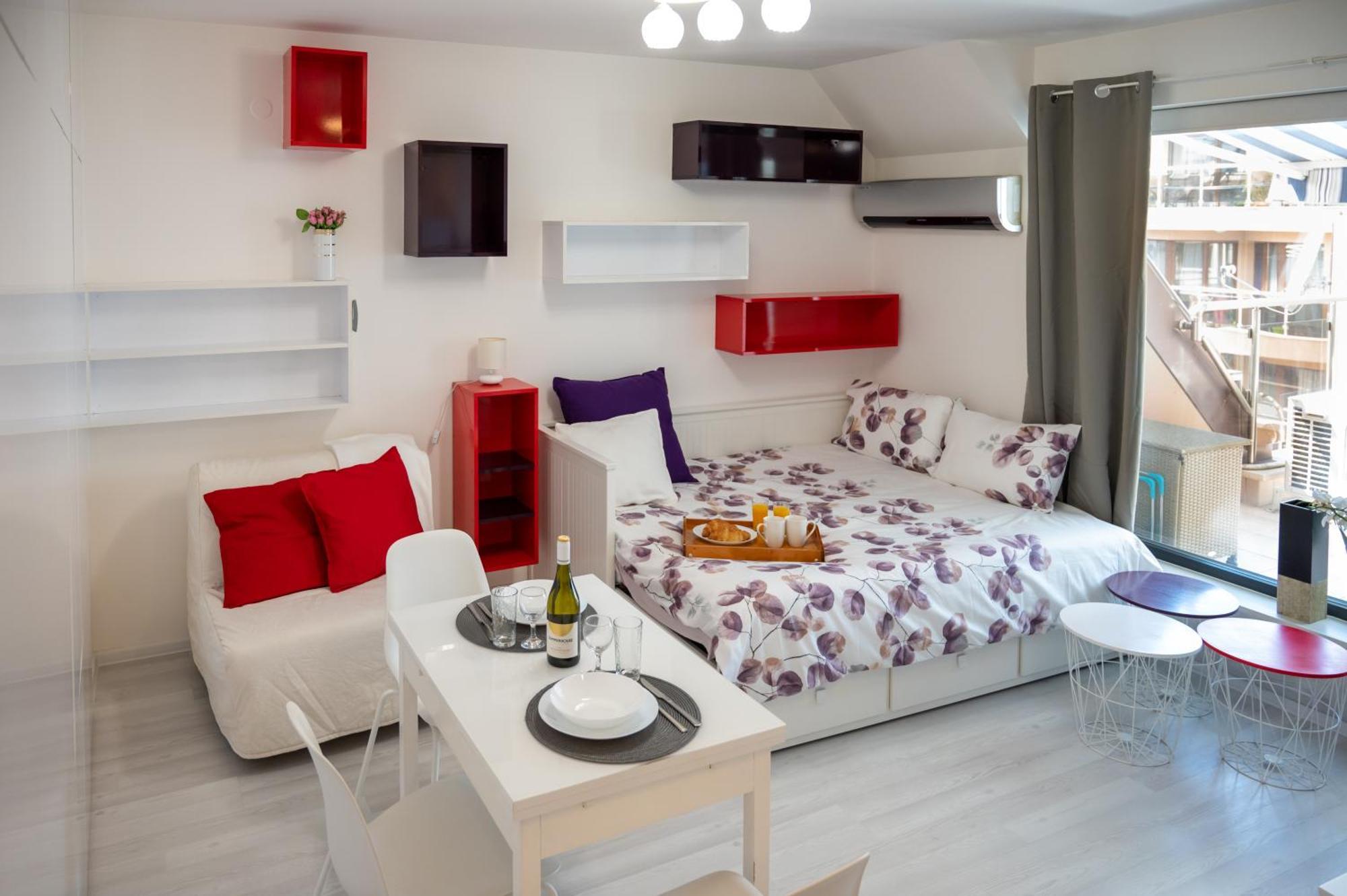 Colorful Studio With Balcony - Free Parking Apartman Szófia Kültér fotó